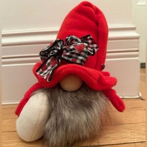 Red Valentine Gnome